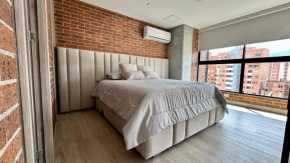 Prime Location in Laureles with AC & View